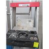 Image 2 : Werner FG 4' Stepladder & 5' Alum. Stepladder