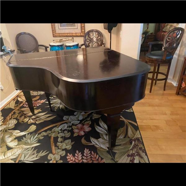 Antique Hallet & Davis Baby Grand Piano In Excellent Condition