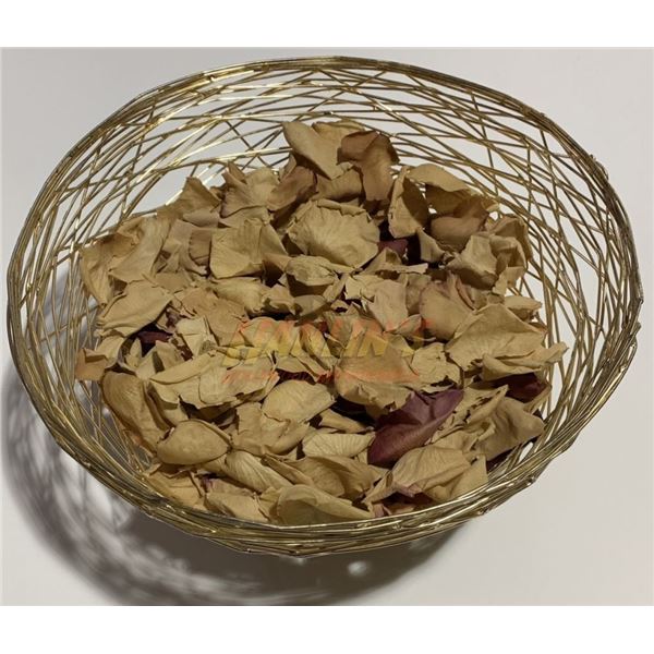 Coming 2 America (2021) - Bowl of Rose Petals