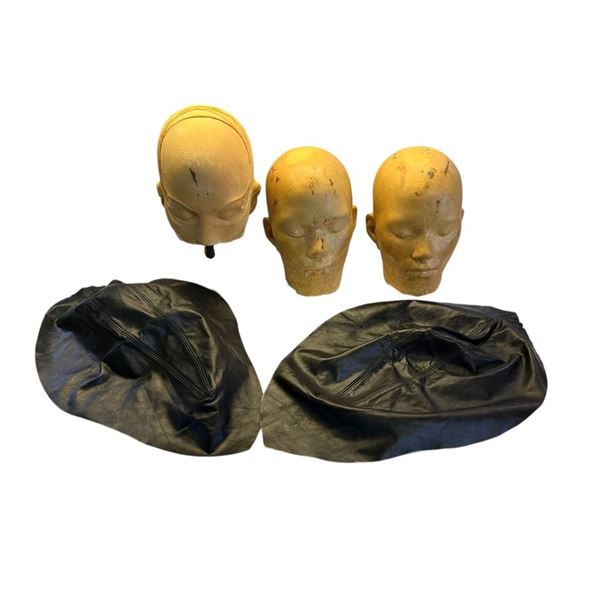 Catwoman (2004) - Halle Berry Leather Cowl Pieces and Set of 3 Lifecasts