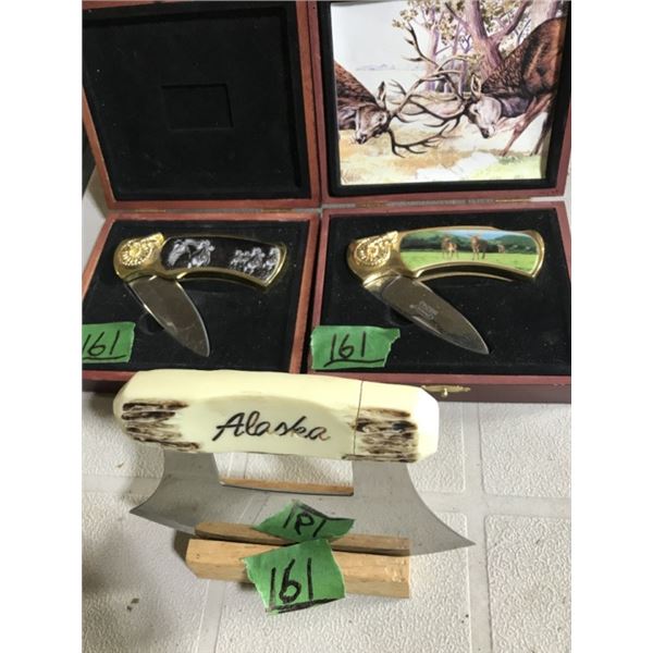 2 collector knives in wood case + Alaskan ULU