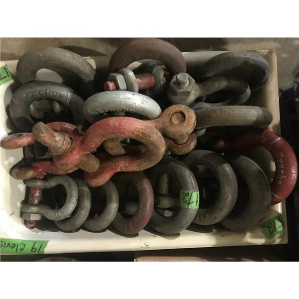19-Various Sized Clevis.