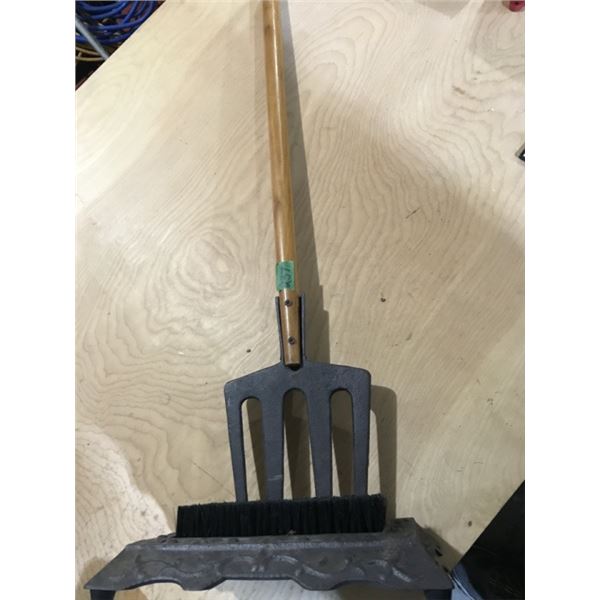 Cast iron + Wood handle boot brush