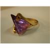 Image 3 : Amethyst and gold ring, unhallmarked gold And amethyst ring, contemporary style (241)