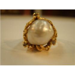 natural pearl in gold band with 3 small diamonds (241)