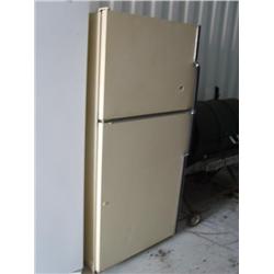 Fridge/ freezer combination, Kenmore (212)