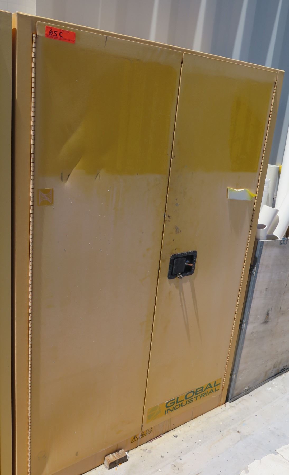 Locking Liquid Storage Global Industrial 298541 Locking Safety Storage Cabinet for Flammable ...