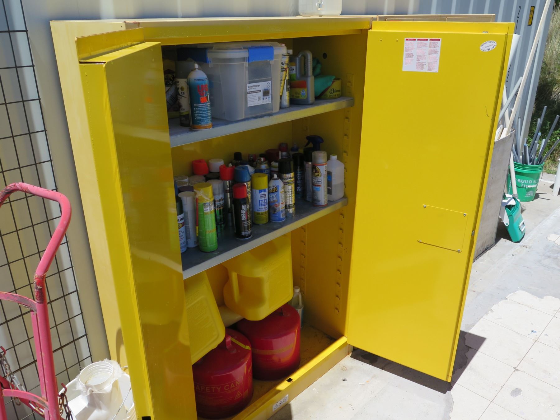 Locking Liquid Storage Justrite Locking Safety Storage Cabinet for Flammable Liquids (contents ...