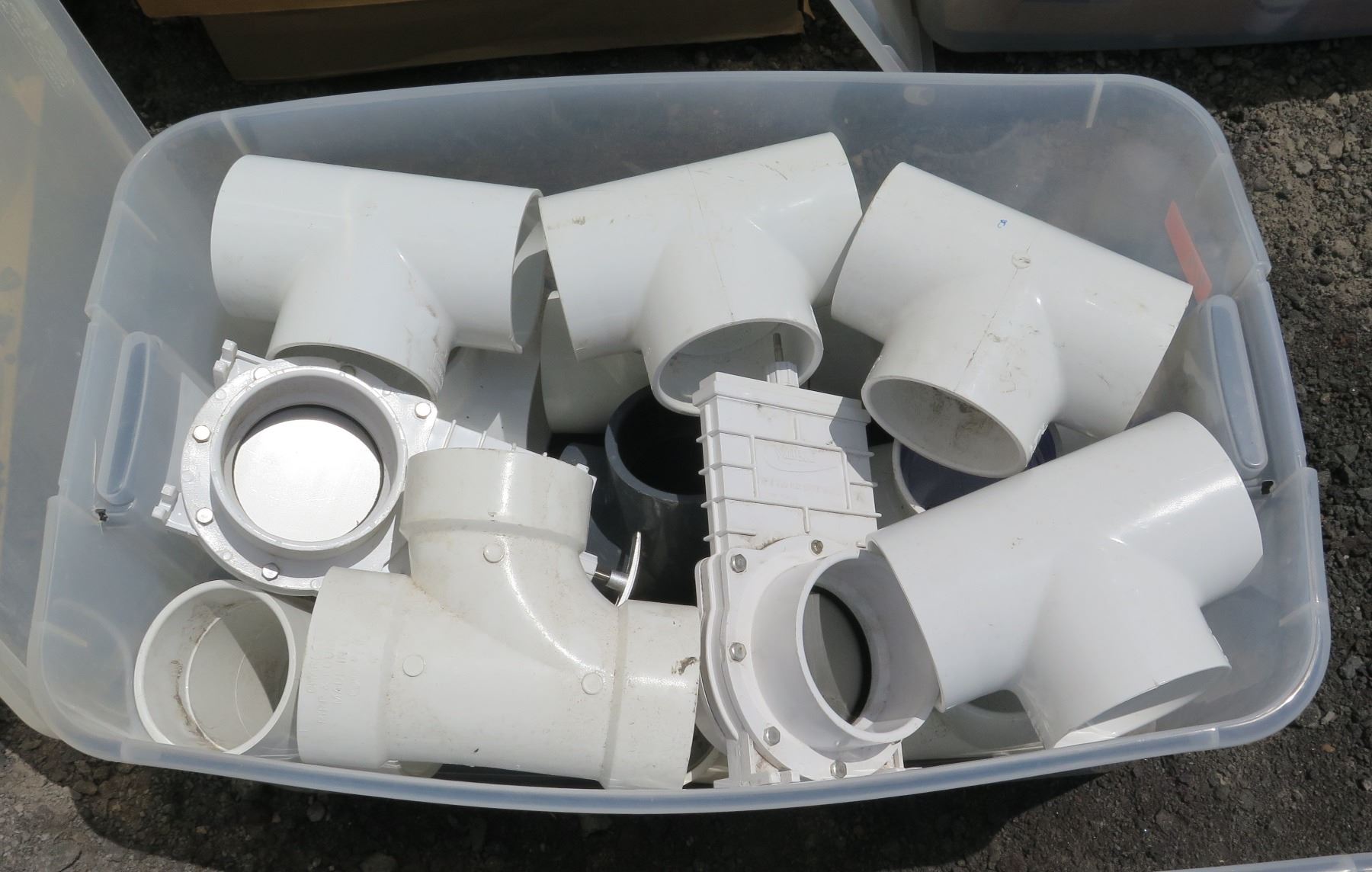 Bin Multiple PVC Fittings, Tees, Elbows, etc