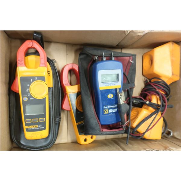 LOT DE 4 TESTEURS ASST