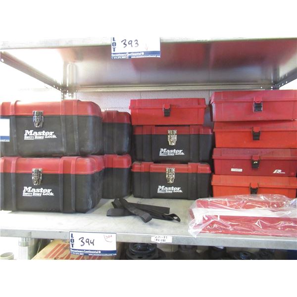 LOT DE 11 COFFRES EN PLASTIQUE ASST (VIDE)