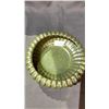 Image 2 : CRACKLE GLAZED PETAL RIM BRUSH WASHER