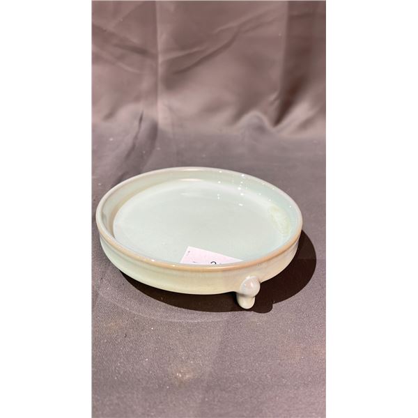 CELADON GLAZED TRI-FOOT WASH