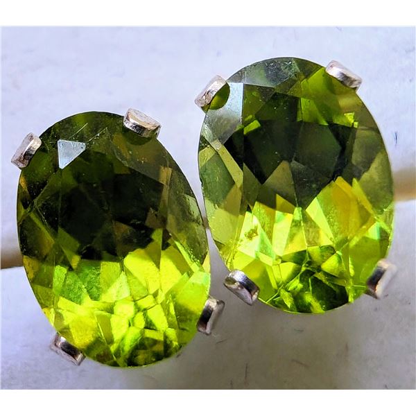 SILVER PERIDOT 1.5CT  EARRINGS