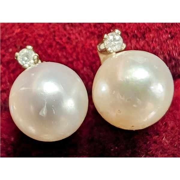 14K YELLOW GOLD FRESH WATER PEARL AND DIAMOND 0.02CT  EARRINGS
