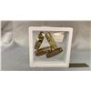 Image 2 : 4 DARK MOTTLED DZI BEADS IN CASE