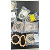 Image 3 : APPROX 22 ASSORTED BEADED BRACELETS