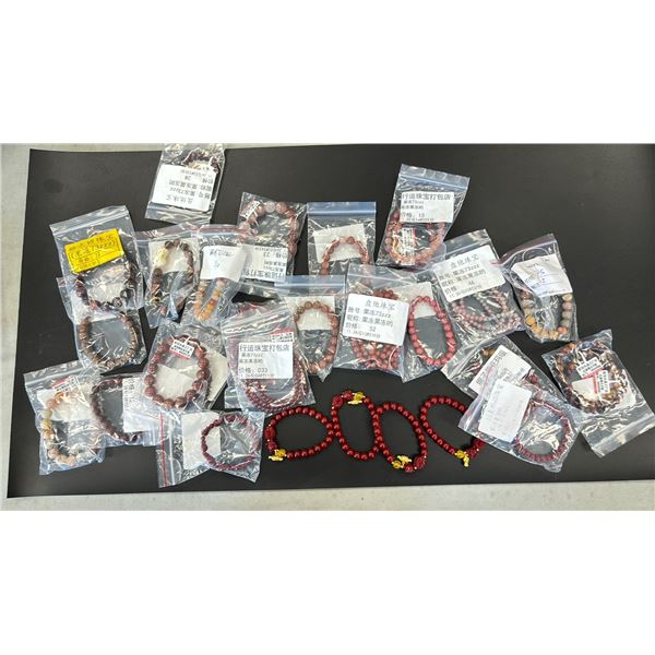 APPROX 30 ASSORTED BEADED BRACELETS