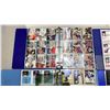 Image 2 : 4 BINDERS OF ASSORTED HOCKEY CARDS