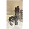 Image 2 : VINTAGE FOO DOG SCULPTURE 21.5" TALL (SOME DAMAGE)