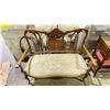 Image 2 : ANTIQUE VICTORIAN SETTEE 45"