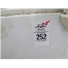 Image 2 : Maytag White 4' Chest Freezer (-5°)
