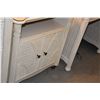 Image 2 : WHITE WICKER 2 DOOR NIGHT STANDS W/GLASS TOP (PAIR)