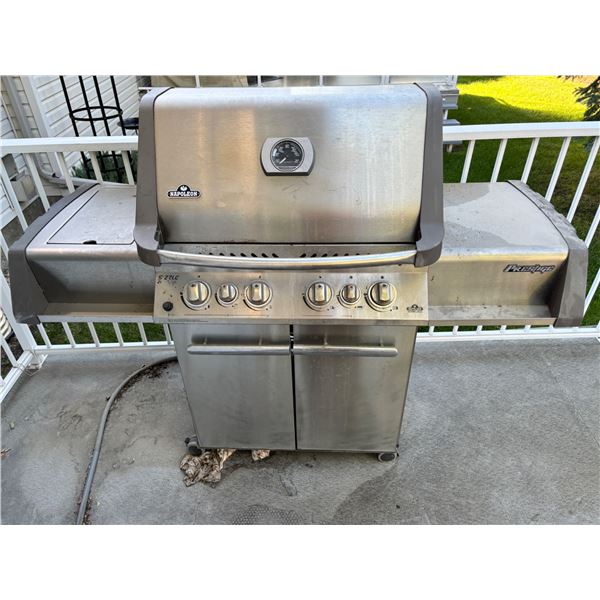 Napoleon Natural Gas BBQ