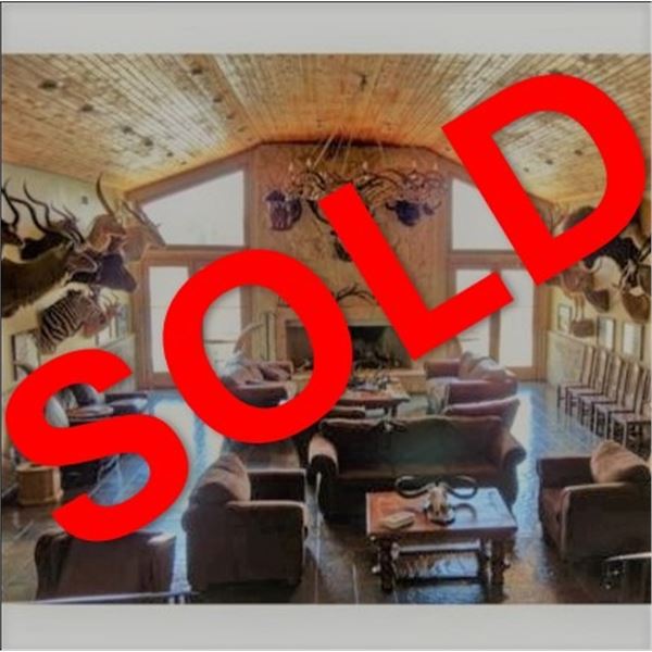 777 Ranch: TEXAS HUNT For (1) Hunter & (1) Observer for (3) Days & (2) Nights