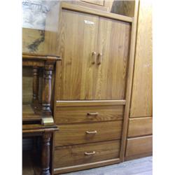 Chest of drawers wit two doors and one nightstand (256)
