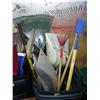 Image 3 : Lawn and garden supplies - shovels, rakes, garbage cans, wheel barrow (256)