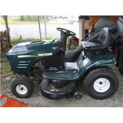 Craftsman riding lawnmower 19.5 Briggs and Stratton engine, turbo twin, like new condition - no hour
