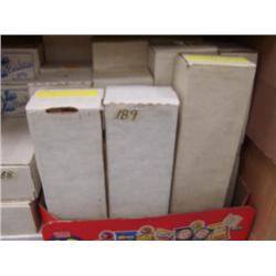 Box of baseball cards (221)