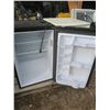 Image 4 : Danby mini fridge