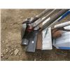 Image 3 : 8 shovels