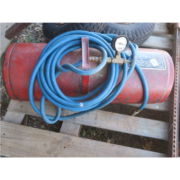 air tank with air chuck