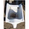 Image 1 : crane urinal