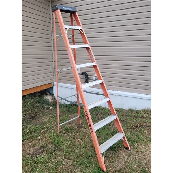 8' fiberglass ladder