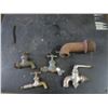 Image 2 : 5 antique faucets
