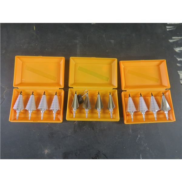 3 packs of 145 grain solid broadhead Razorback arrow heads