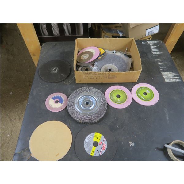 box of grinder blades