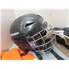 Image 3 : hockey helmets , pants , socks , gloves , size m and youth large