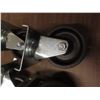 Image 2 : 4 swivel casters