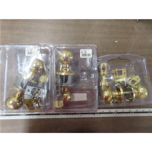 3 interior door knobs