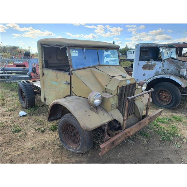 1940's Ford V8 army truck
