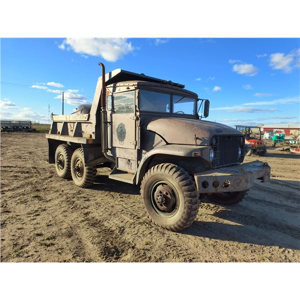 6x6 2.5ton M-216 Gravel box truck SER: 121602285