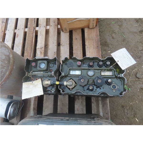 Canadian forces radio set