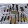 Image 1 : Assorted screw drivers and Pliers. (15) Pieces