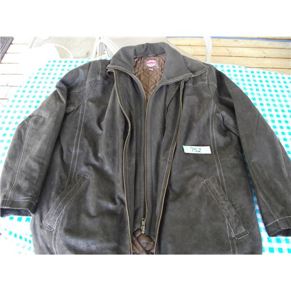 Leather Winter Coat, very nice used condition. Men's XL