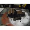 Image 3 : 1- 5" Bench Vise. Good Shape.